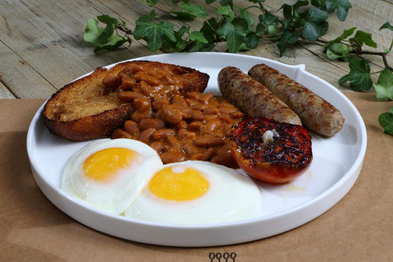 Shirvan Hotel City Yard Jeddah Exterior photo English breakfast