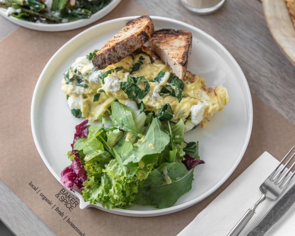 Shirvan Hotel City Yard Jeddah Exterior photo Scrambled eggs with spinach and salad