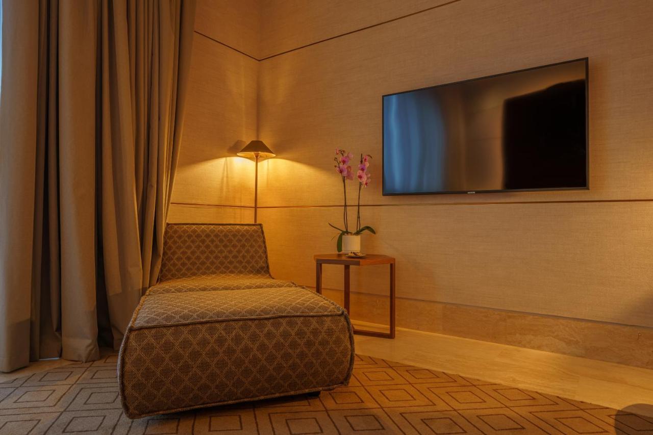 Shirvan Hotel City Yard Jeddah Exterior photo A room at the hotel