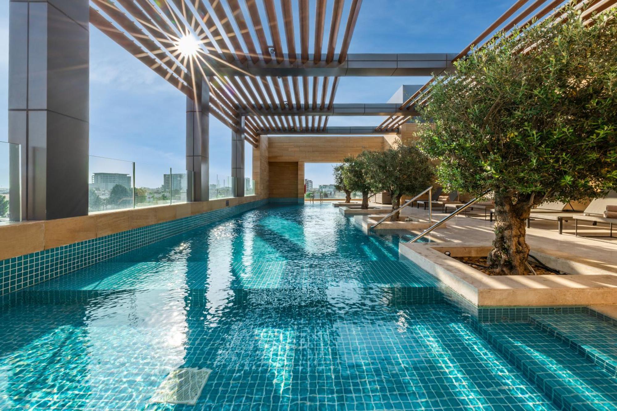 Shirvan Hotel City Yard Jeddah Exterior photo The swimming pool at the top of the building