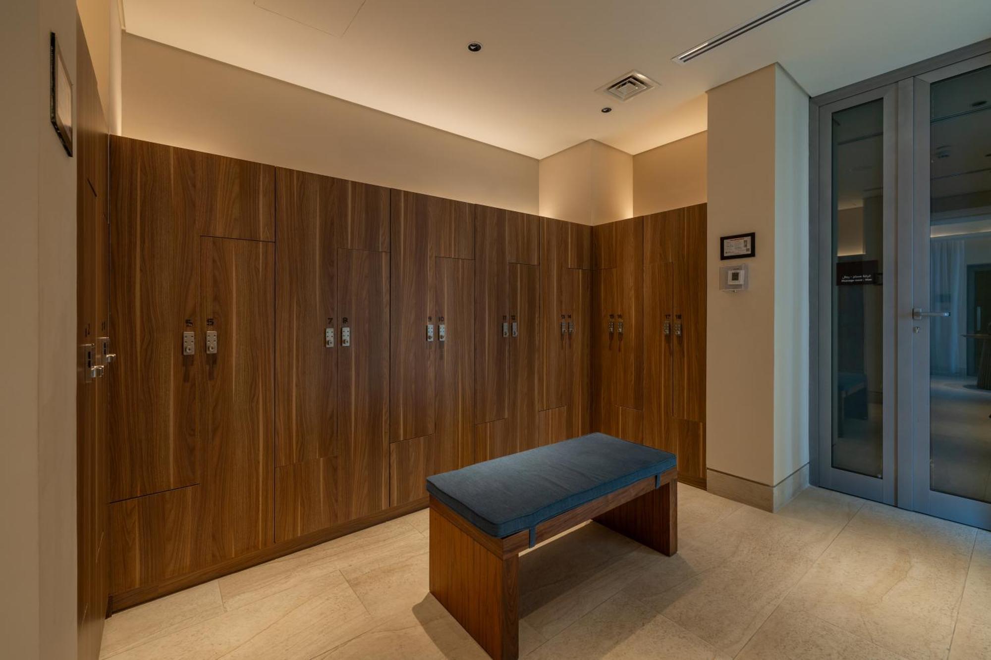 Shirvan Hotel City Yard Jeddah Exterior photo Locker room