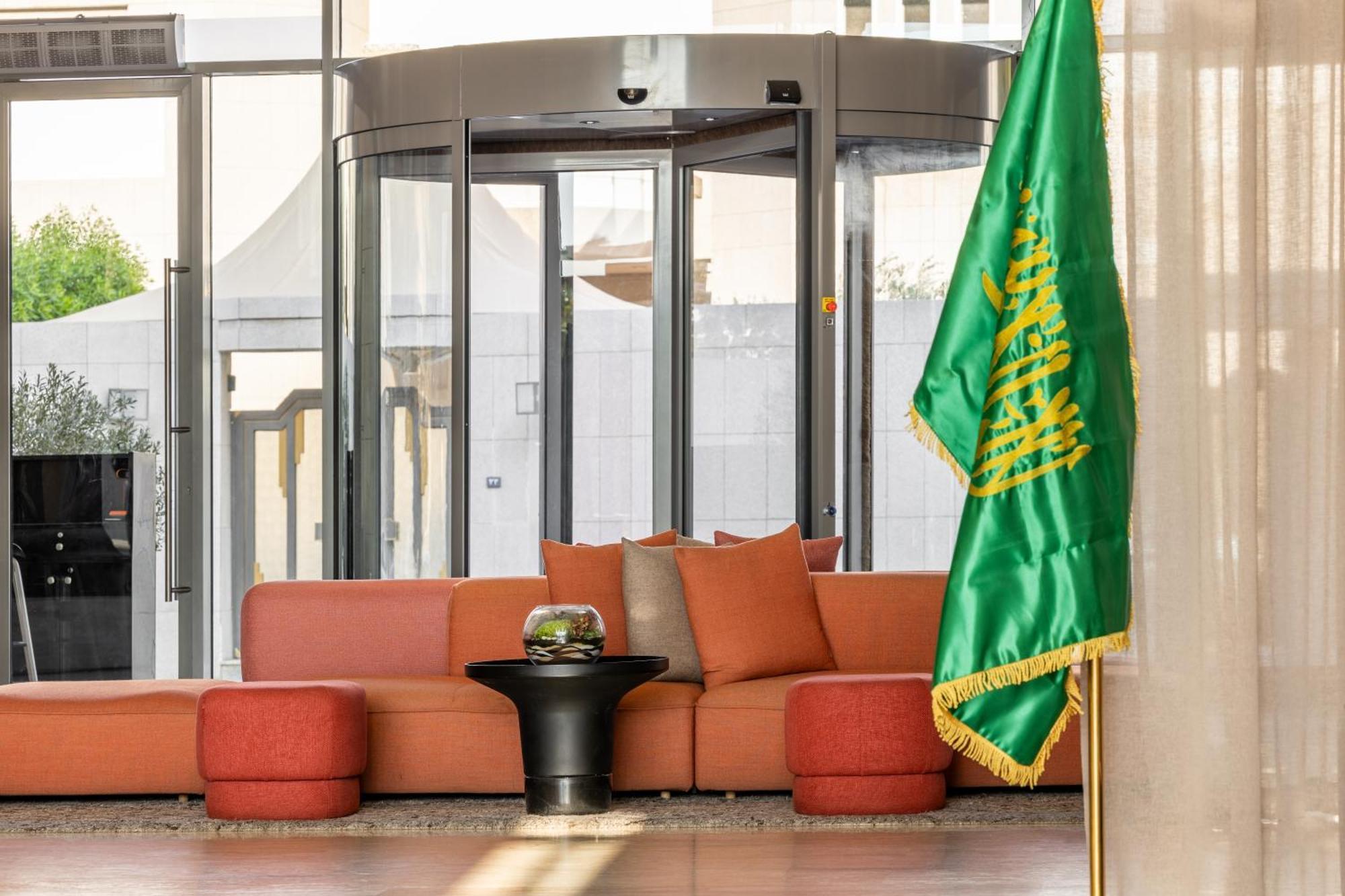 Shirvan Hotel City Yard Jeddah Exterior photo Saudi flag